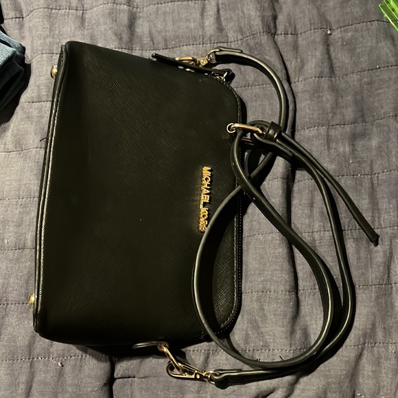 Michael Kors black leather crossbody bag - Picture 3 of 3